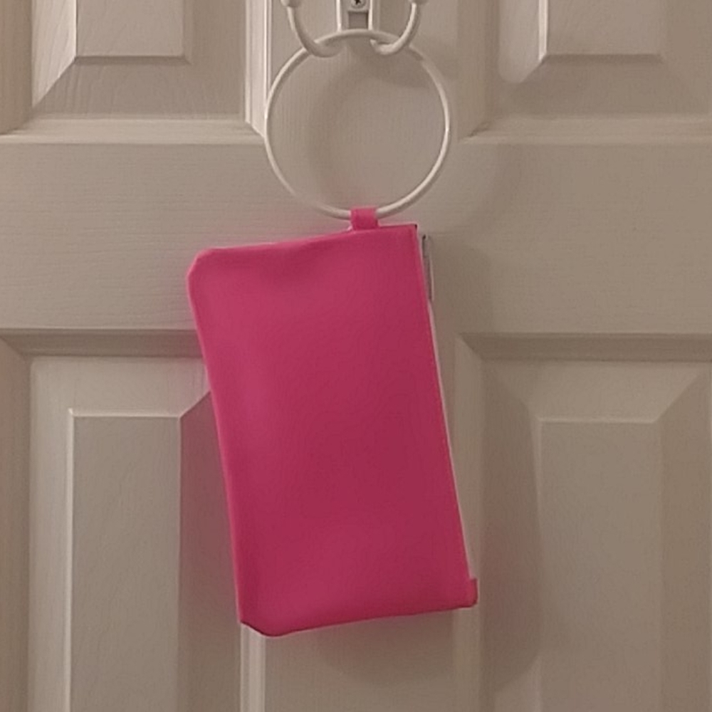 ❤ Cute Silicone Wristlet